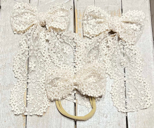 XL Vintage Lace Bow