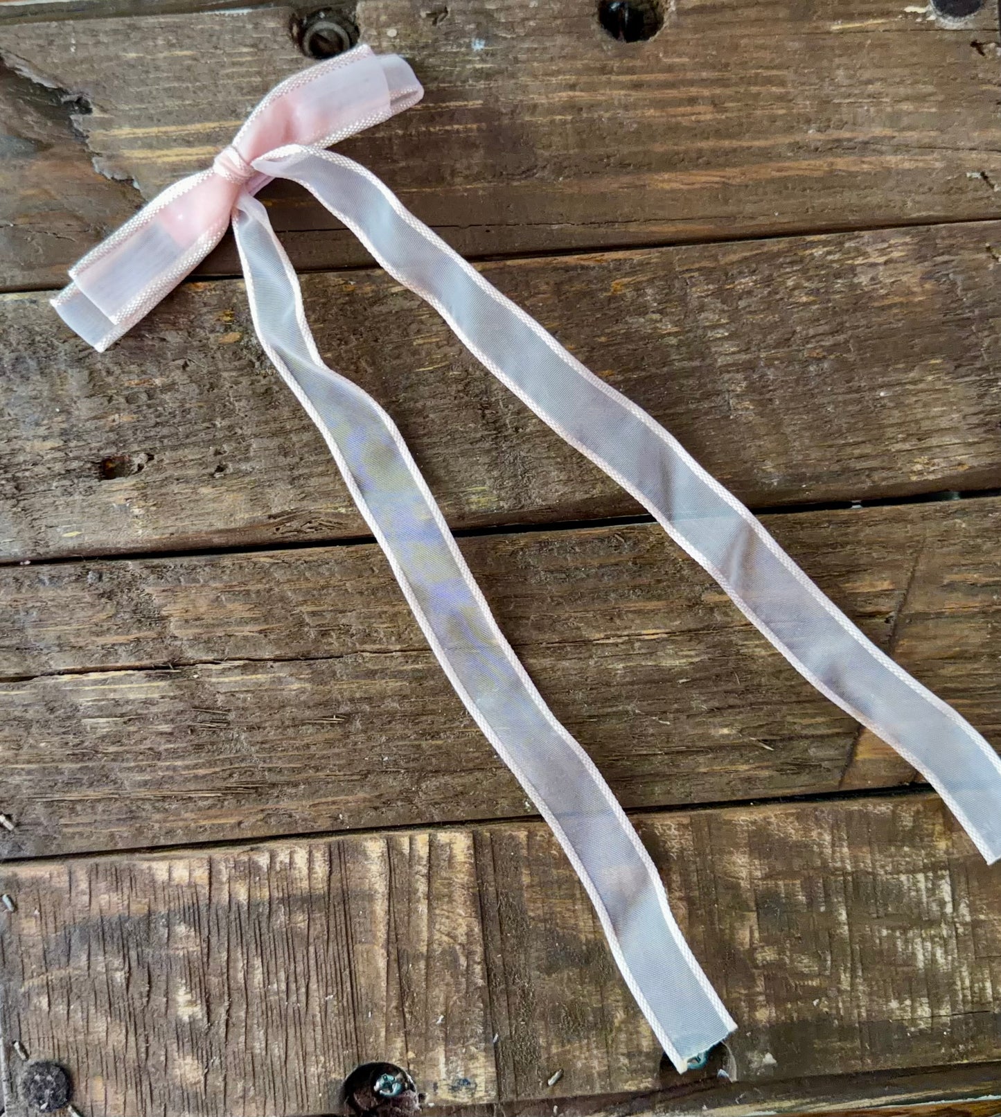 Breezy Kite Bows