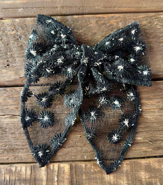 Sheer Daisy Bows