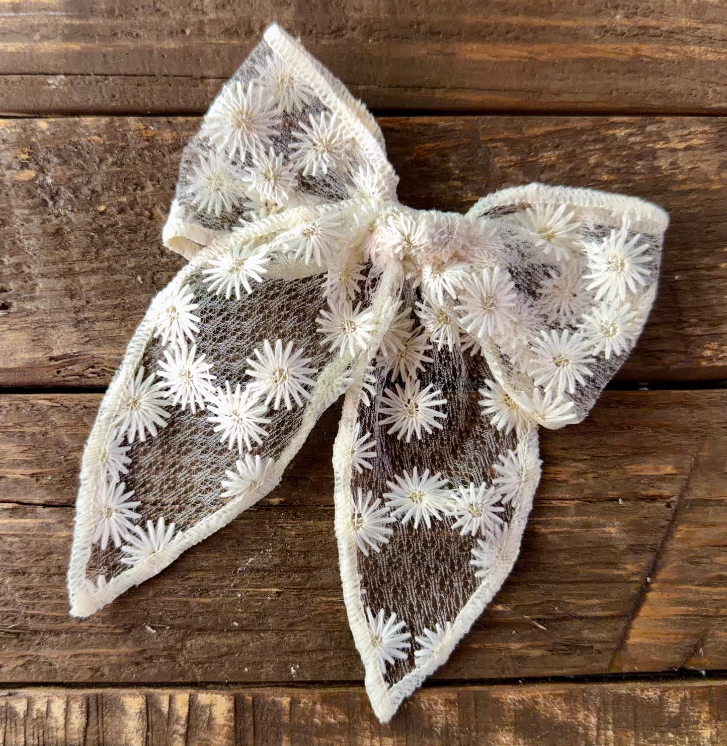 Sheer Daisy Bows