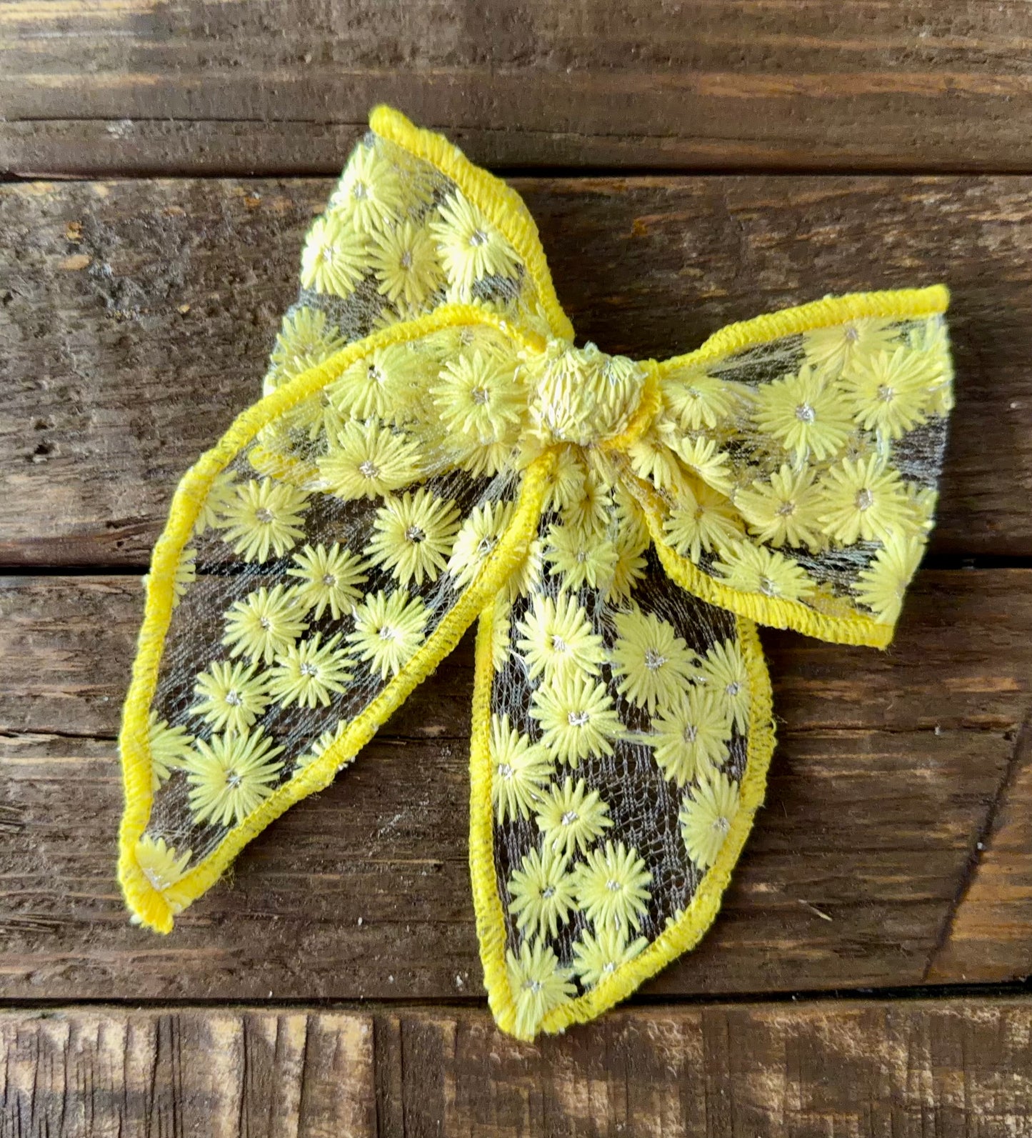 Sheer Daisy Bows