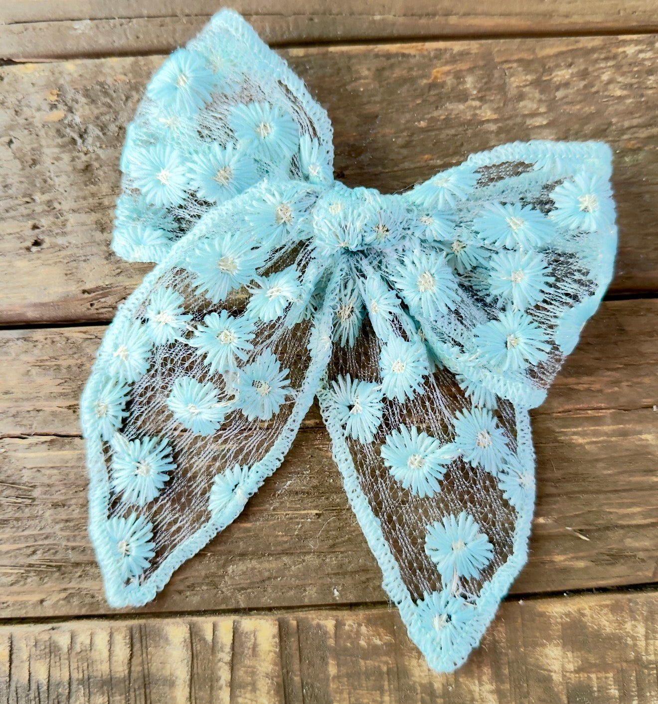 Sheer Daisy Bows
