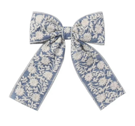 The Grace & Lace Bow