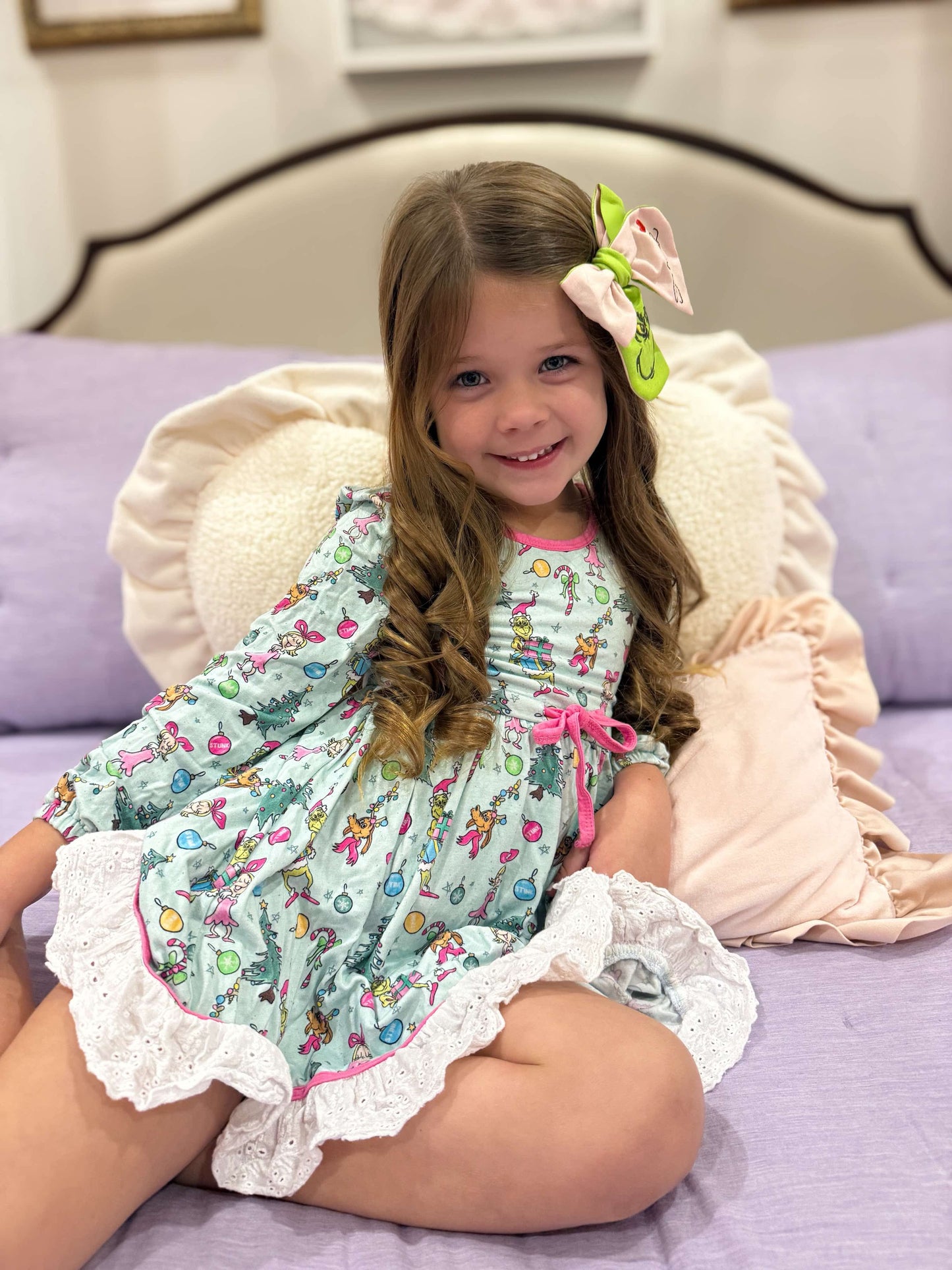 Two-Tone Meanie Greenie Bows