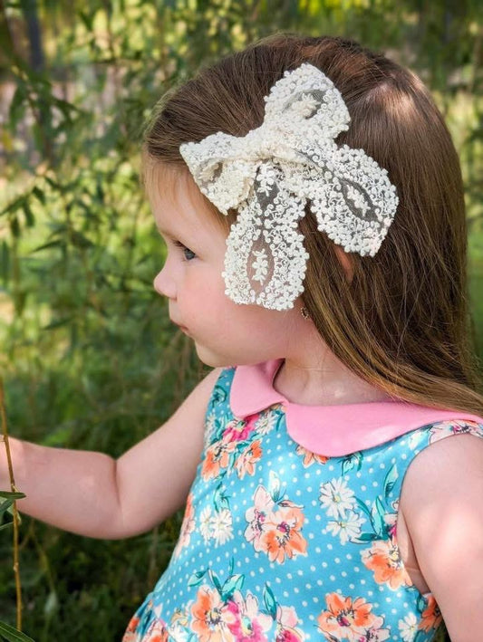 Short Tail Vintage Lace Bow